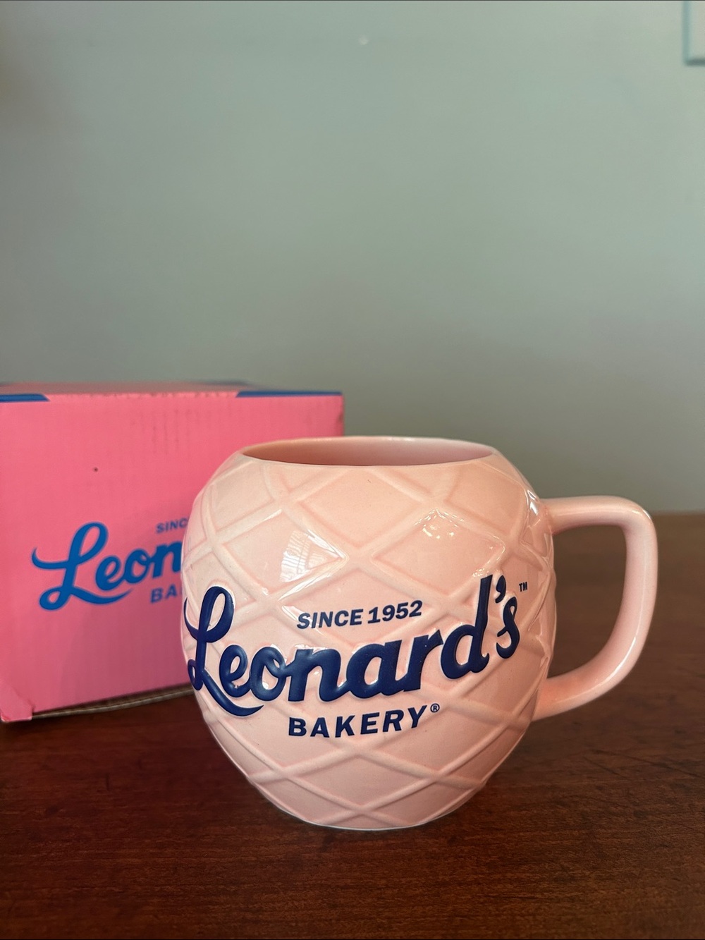Leonard’s Malasadas Logo Mug